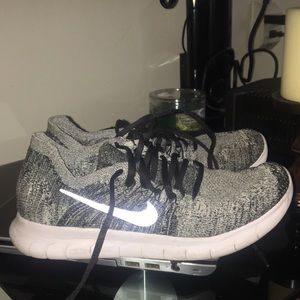 Nike free rn flyknits